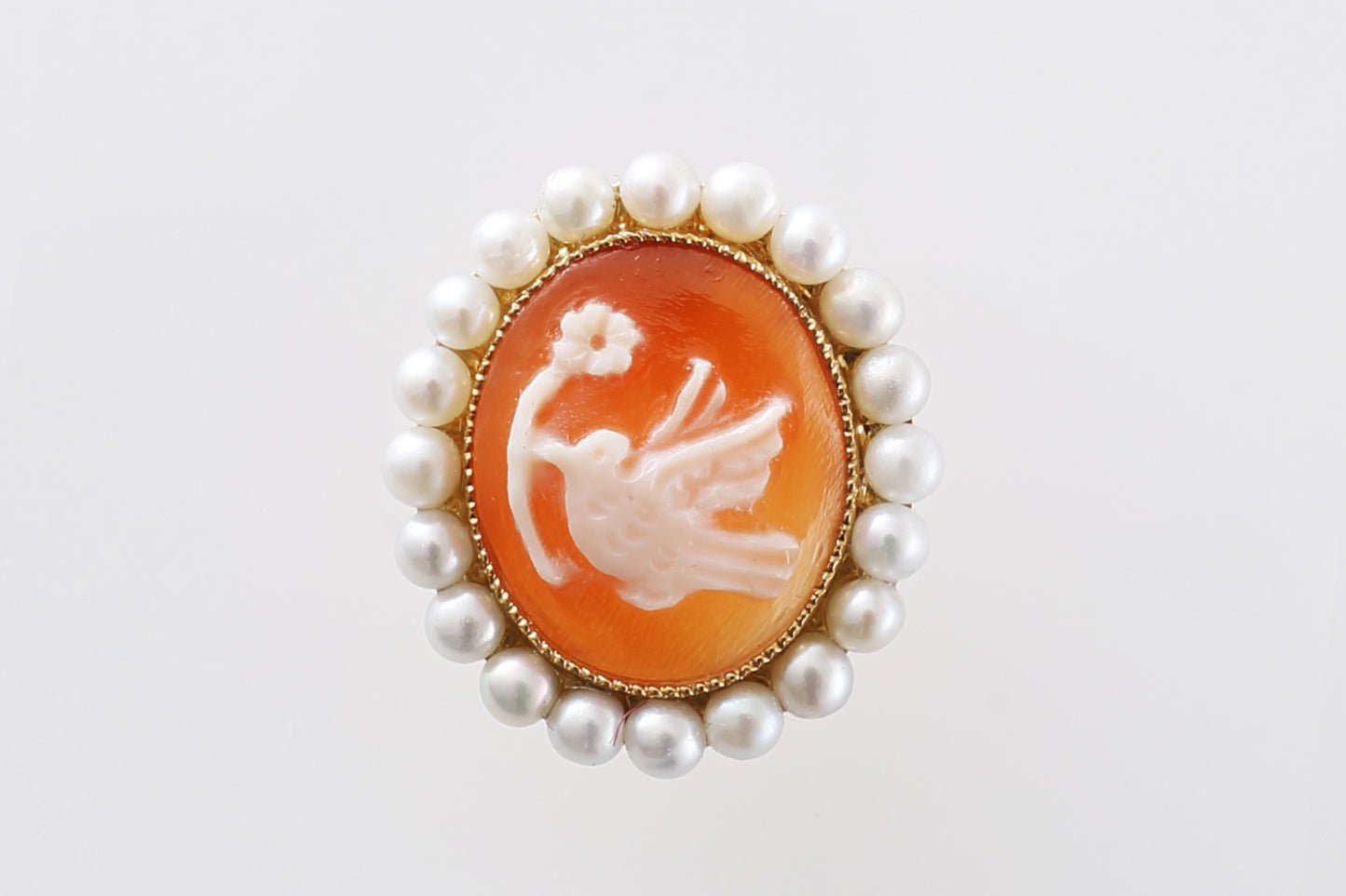 K18 Cornelian bird and clover pearl top